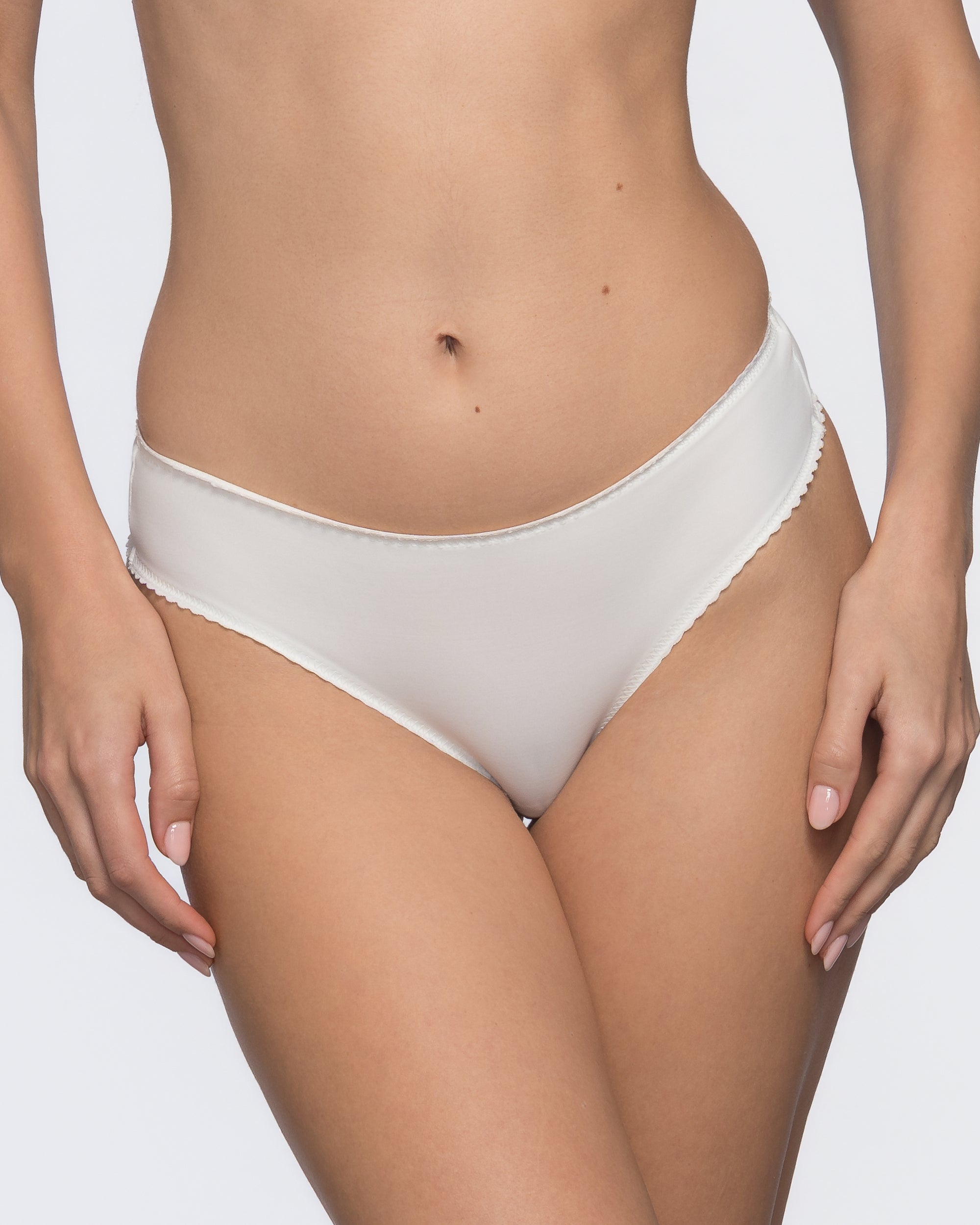 Léa Thong - The barely-there essential - Ivory
