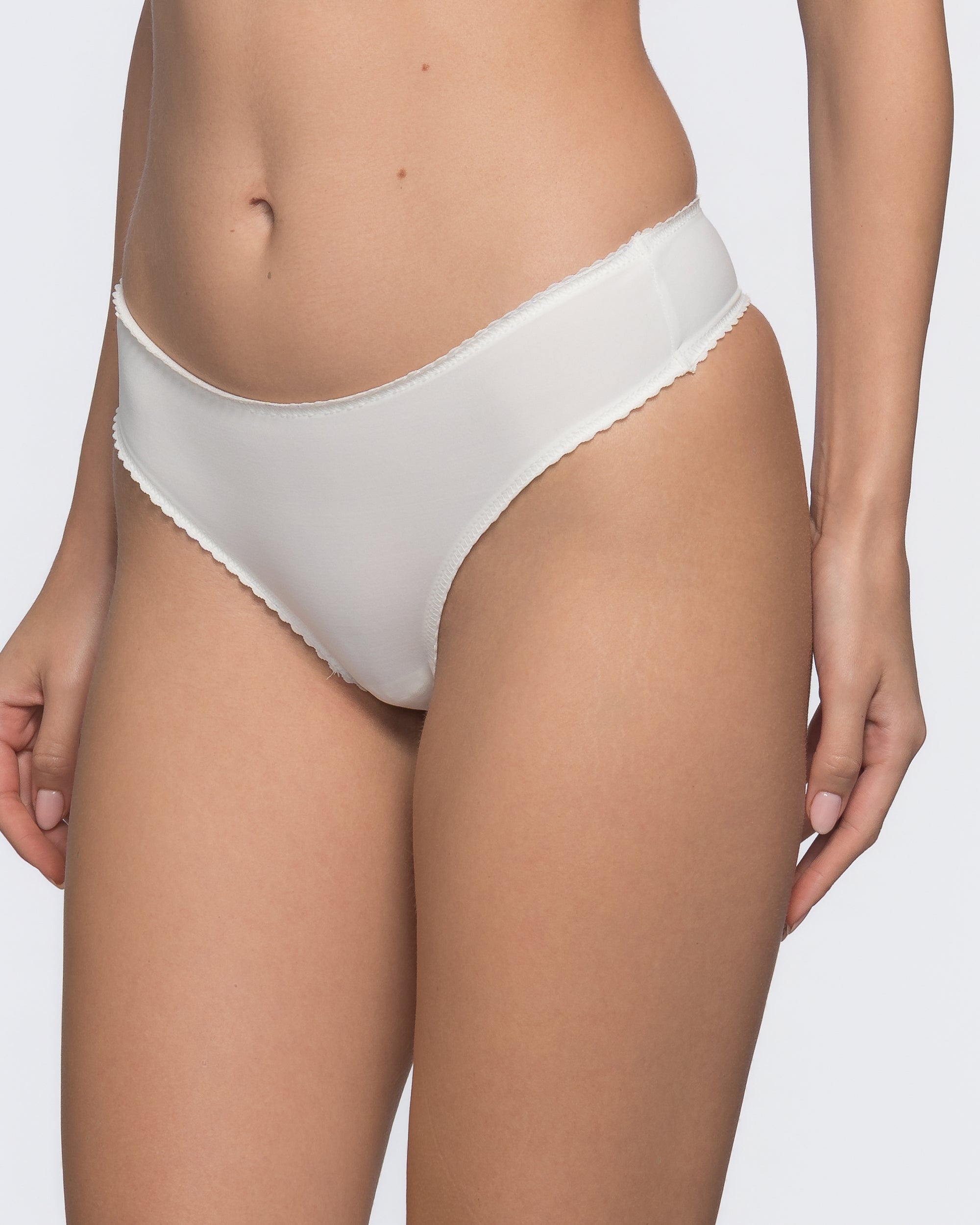Léa Thong - The barely-there essential - Ivory